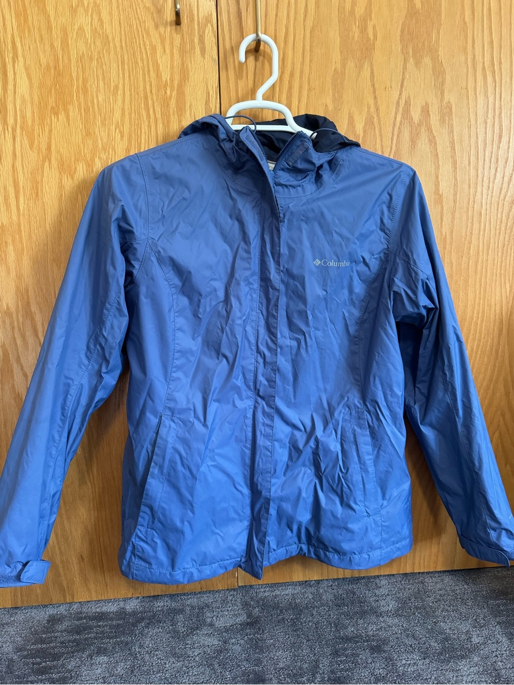 Columbia Women’s Blue Lightweight  Rain Jacket